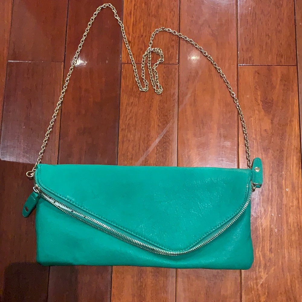Green clutch